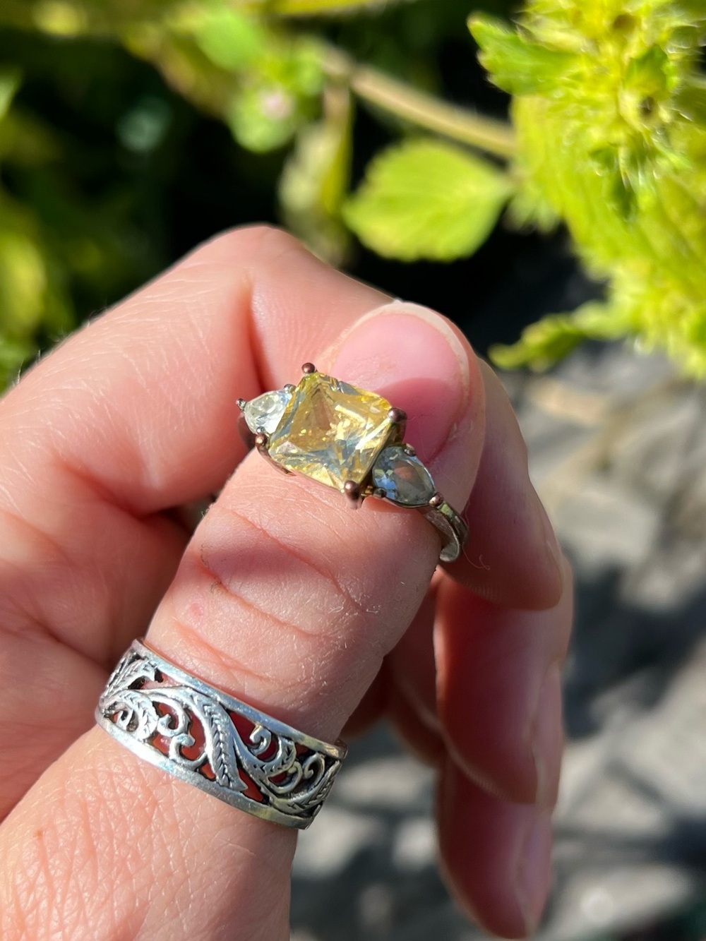 Yellow Stone Ring - Picture 7 of 9